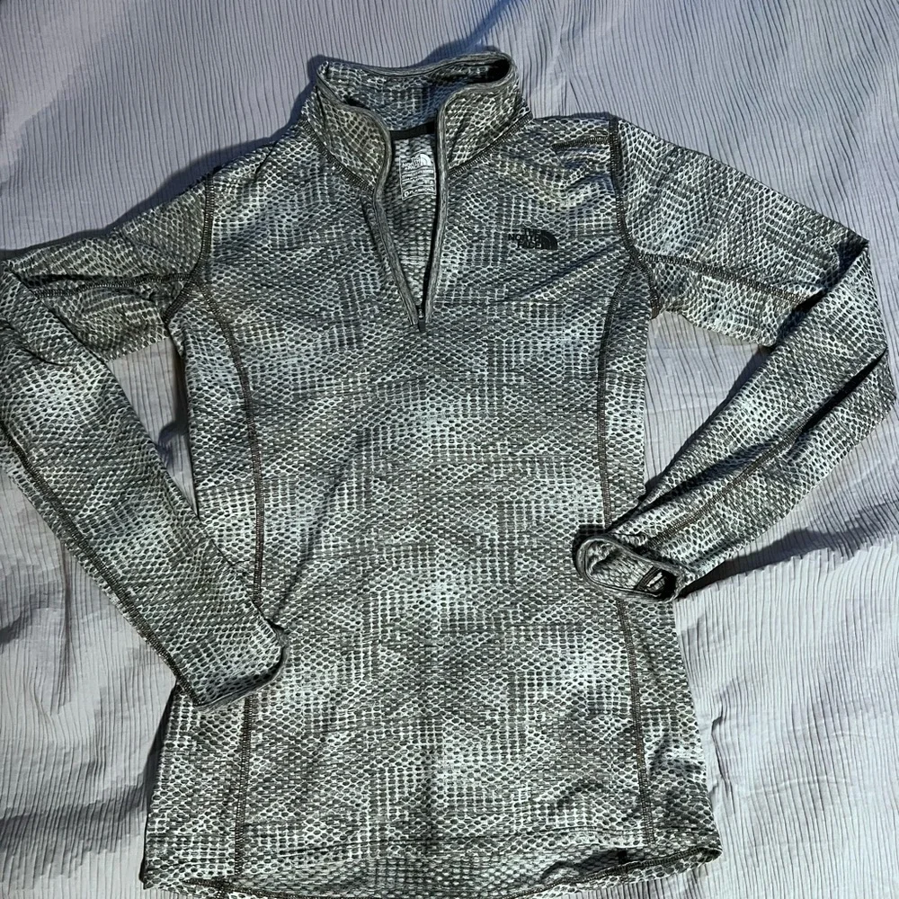 The North Face Shirt - Picture 1 of 3